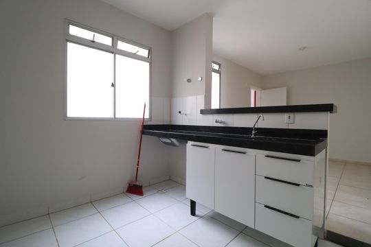 Cozinha de apartamento para alugar com 2 quartos, 49m² em Shopping Park, Uberlândia