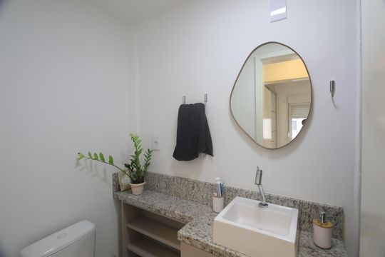 Banheiro  de apartamento para alugar com 2 quartos, 56m² em Marechal Rondon, Canoas