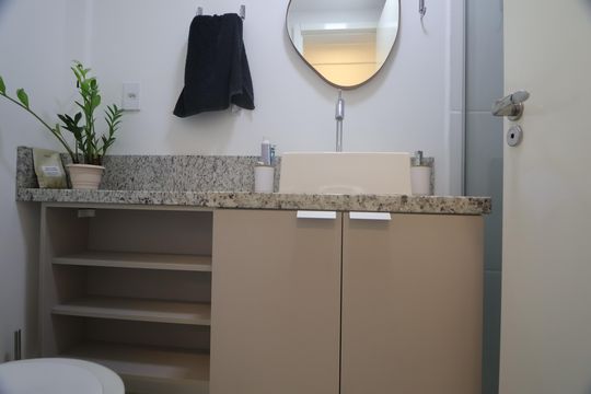 Banheiro  de apartamento para alugar com 2 quartos, 56m² em Marechal Rondon, Canoas