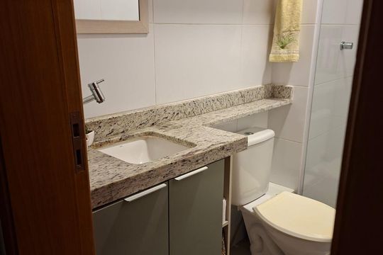 Banheiro de apartamento para alugar com 1 quarto, 28m² em Chora Menino, São Paulo