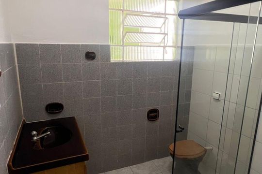 Banheiro de casa para alugar com 2 quartos, 70m² em Cidade Antônio Estêvão de Carvalho, São Paulo