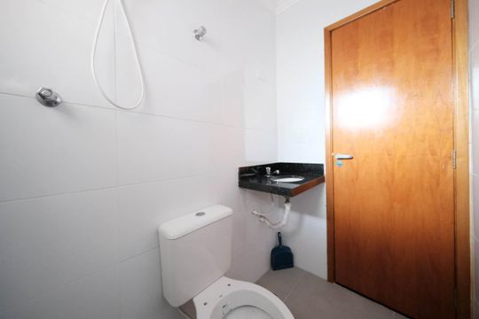 Banheiro de apartamento para alugar com 2 quartos, 42m² em Vila Dalila, São Paulo