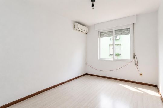 Quarto de apartamento para alugar com 2 quartos, 1100m² em Agronomia, Porto Alegre