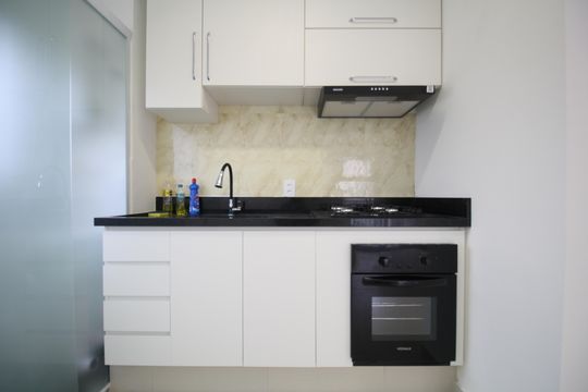 Cozinha de apartamento para alugar com 2 quartos, 48m² em Vila Andrade, São Paulo