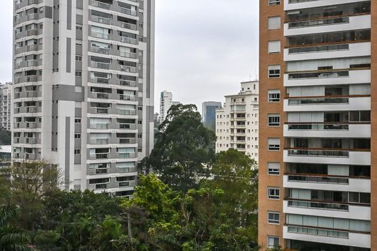Vista da Suíte 4 de apartamento para alugar com 4 quartos, 185m² em Vila Andrade, São Paulo