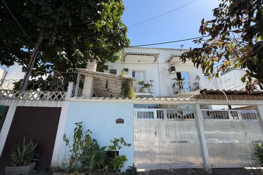 Fachada de casa para alugar com 2 quartos, 65m² em Jacarepaguá, Rio de Janeiro