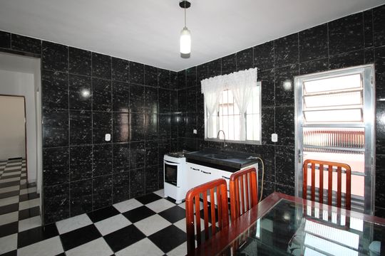 Cozinha de casa para alugar com 1 quarto, 60m² em Jardim Helena, São Paulo