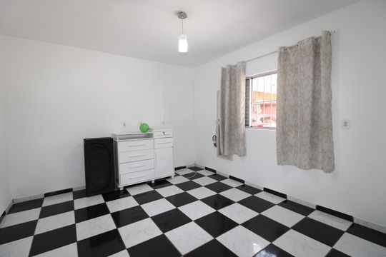 Quarto 1 de casa para alugar com 1 quarto, 60m² em Jardim Helena, São Paulo