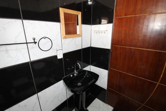 Banheiro de casa para alugar com 1 quarto, 60m² em Jardim Helena, São Paulo