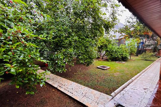 Quintal de casa à venda com 3 quartos, 425m² em Chácara Estela, Barueri
