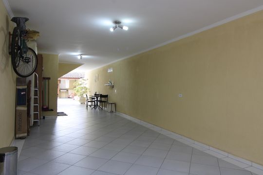 Garagem de casa à venda com 3 quartos, 220m² em Vila Talarico, São Paulo