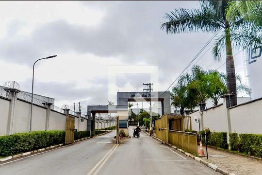 Fachada do prédio de apartamento para alugar com 2 quartos, 45m² em Jardim Presidente Dutra, Guarulhos