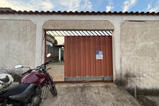 Fachada de casa à venda com 2 quartos, 90m² em Vereda, Contagem