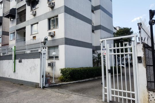 Fachada de apartamento para alugar com 2 quartos, 58m² em Taquara, Rio de Janeiro