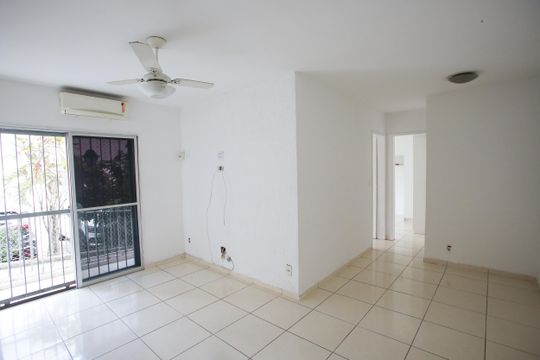 Apartamento para alugar com 2 quartos, 58m² em Taquara, Rio de Janeiro