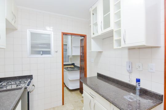 Cozinha de apartamento à venda com 2 quartos, 63m² em Vila Galvão, Guarulhos