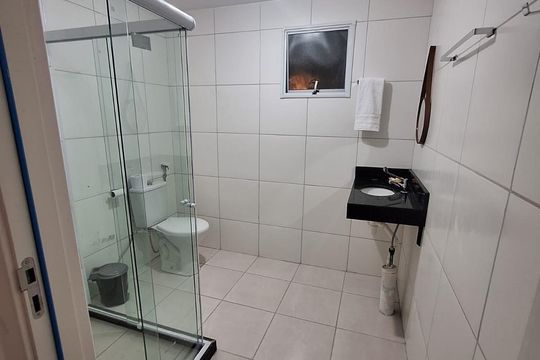 Banheiro de apartamento para alugar com 1 quarto, 43m² em Santo Cristo, Rio de Janeiro
