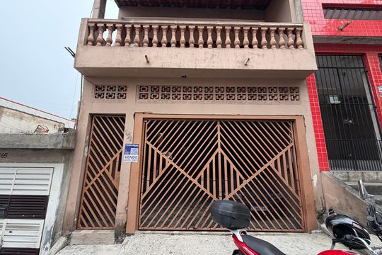 Fachada de casa à venda com 4 quartos, 96m² em Jardim Cipreste, São Bernardo do Campo