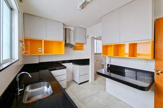 Cozinha de apartamento para alugar com 3 quartos, 90m² em Nova Suíça, Belo Horizonte