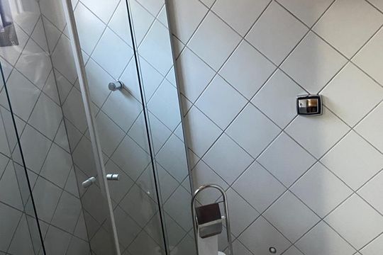Banheiro de casa para alugar com 3 quartos, 2550m² em Jardim Olimpia, Jacareí