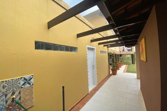 Área externa de casa para alugar com 3 quartos, 2550m² em Jardim Olimpia, Jacareí