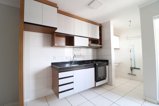 Cozinha de apartamento para alugar com 2 quartos, 50m² em Jardim Europa, Uberlândia