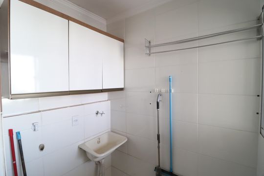 Cozinha e Área de Serviço de apartamento para alugar com 2 quartos, 50m² em Jardim Europa, Uberlândia
