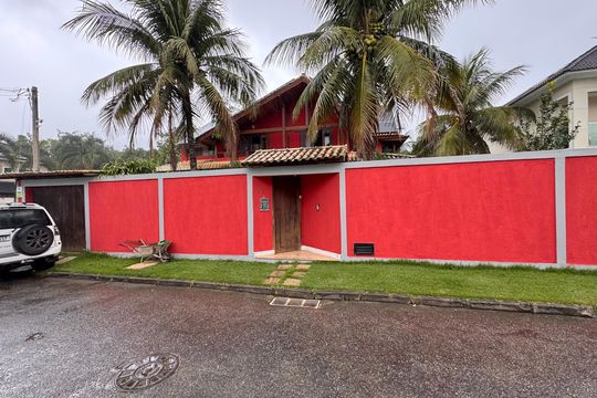 Fachada de casa de condomínio à venda com 6 quartos, 400m² em Recreio dos Bandeirantes, Rio de Janeiro