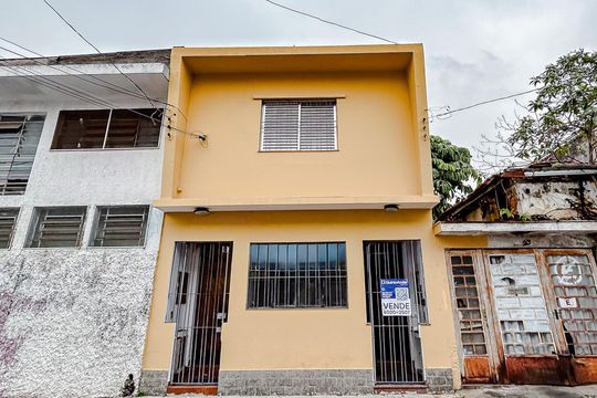 Fachada de casa à venda com 4 quartos, 160m² em Vila Gomes Cardim, São Paulo