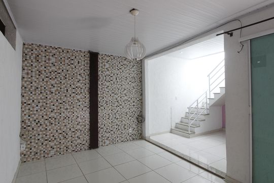 Sala de casa para alugar com 2 quartos, 19m² em Reserva do Pero, Cabo Frio