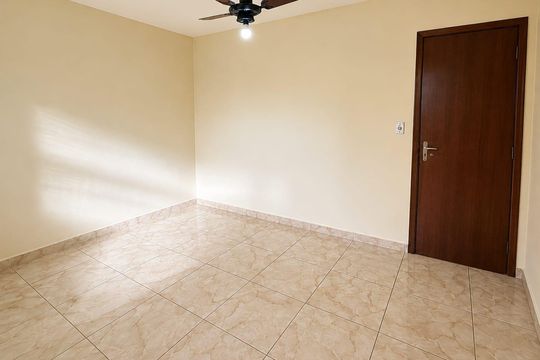Quarto de apartamento à venda com 1 quarto, 45m² em Coelho Neto, Rio de Janeiro