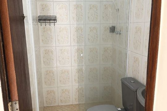 Banheiro de apartamento à venda com 1 quarto, 45m² em Coelho Neto, Rio de Janeiro