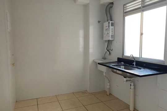 Cozinha de apartamento para alugar com 2 quartos, 43m² em Cosmos, Rio de Janeiro