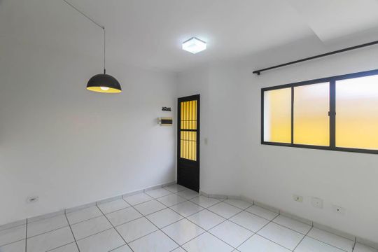 Casa de Condomínio para alugar com 2 quartos, 88m² em Vila Paulo Silas, São Paulo