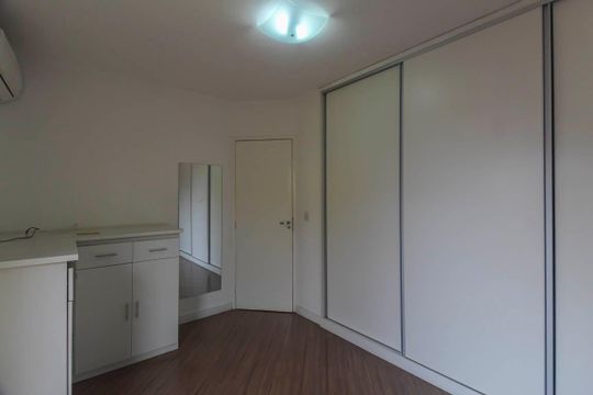 Casa de Condomínio para alugar com 2 quartos, 88m² em Vila Paulo Silas, São Paulo