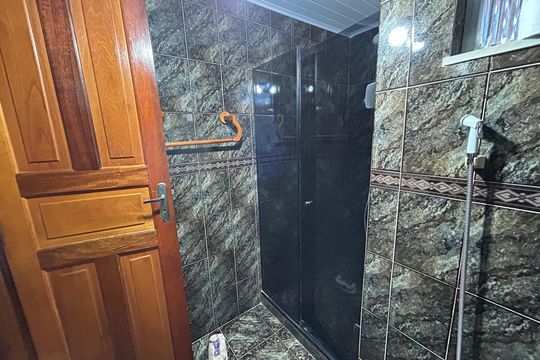 Banheiro de casa para alugar com 2 quartos, 160m² em Praça Seca, Rio de Janeiro