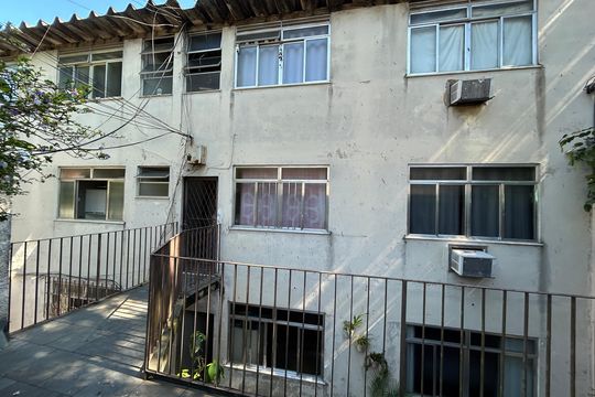 Fachada de casa para alugar com 2 quartos, 160m² em Praça Seca, Rio de Janeiro