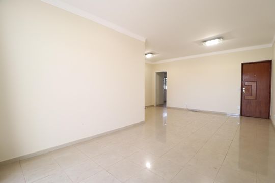 Sala de apartamento para alugar com 4 quartos, 160m² em Osvaldo, Uberlândia