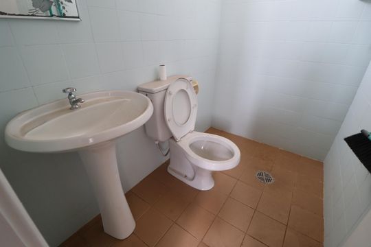 Banheiro de serviço de apartamento para alugar com 4 quartos, 160m² em Osvaldo, Uberlândia