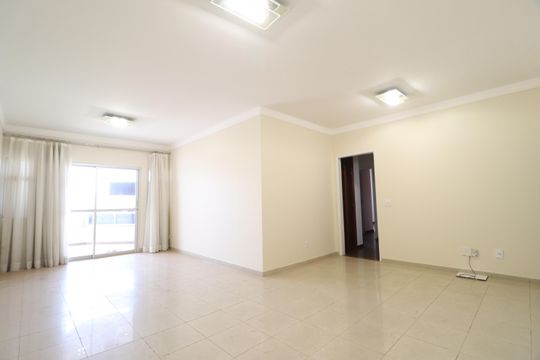 Apartamento para alugar com 4 quartos, 160m² em Osvaldo, Uberlândia