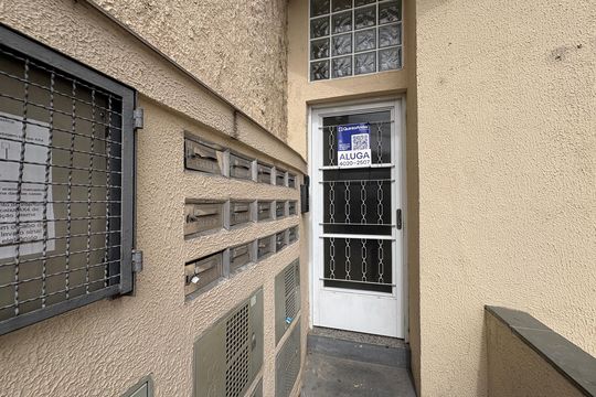 Fachada de apartamento para alugar com 1 quarto, 60m² em Vila Mangalot, São Paulo