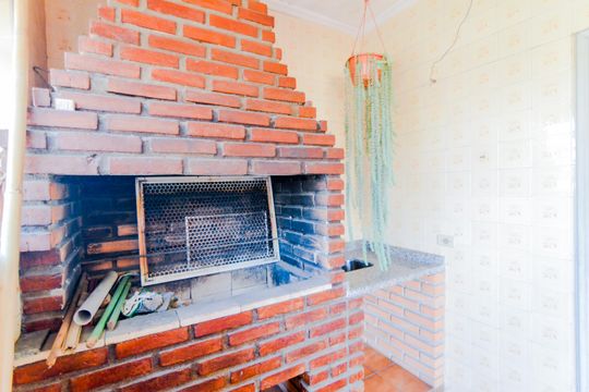 Churrasqueira de casa à venda com 4 quartos, 225m² em Jardim Santa Barbara, Guarulhos