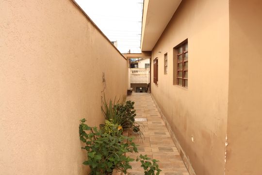 Área externa de casa à venda com 4 quartos, 250m² em Jardim Colorado, São Paulo