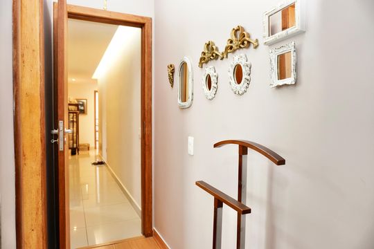 Suíte  de apartamento à venda com 3 quartos, 83m² em Sagrada Família, Belo Horizonte