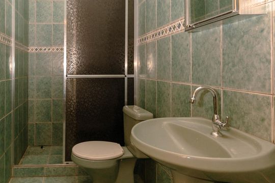 Banheiro de apartamento para alugar com 3 quartos, 95m² em Centro Histórico, Porto Alegre