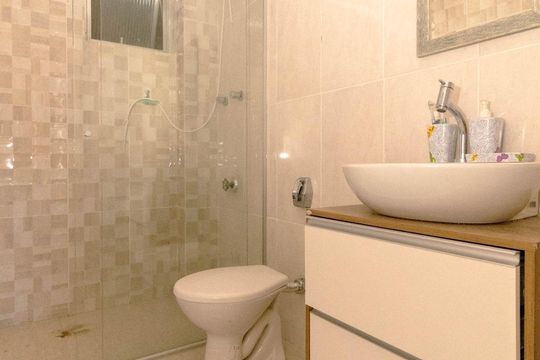 Banheiro de apartamento para alugar com 1 quarto, 65m² em Centro Histórico, Porto Alegre