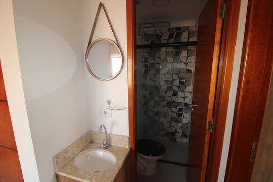 Banheiro de apartamento para alugar com 1 quarto, 29m² em Parque Mandaqui, São Paulo