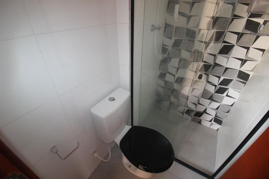 Banheiro de apartamento para alugar com 1 quarto, 29m² em Parque Mandaqui, São Paulo