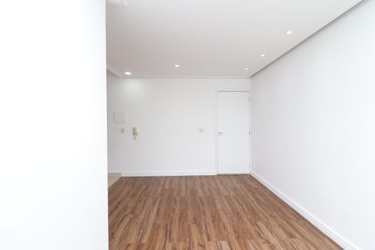 Sala de apartamento para alugar com 2 quartos, 51m² em Jardim Santo Antonio, São Paulo
