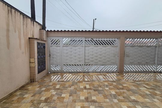 Garagem de casa de condomínio para alugar com 2 quartos, 58m² em Nova Mirim, Praia Grande